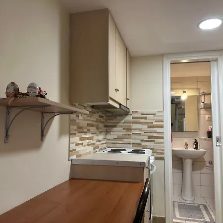 Q In Corfu Town Apartment *