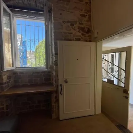 Q Mitropoli, Corfu Old Town